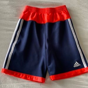 🌟2 for $20🌟 Kids Adidas shorts